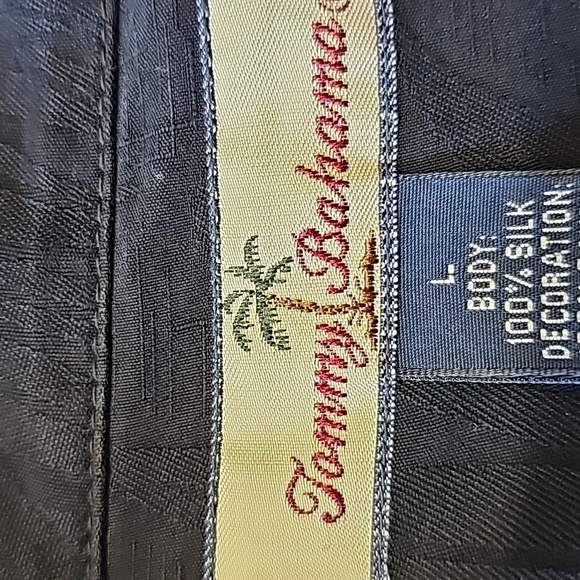 TOMMY BAHAMA 💯 % Silk, casual button-down shirt. Enbroidery back. Lg - Picture 7 of 9